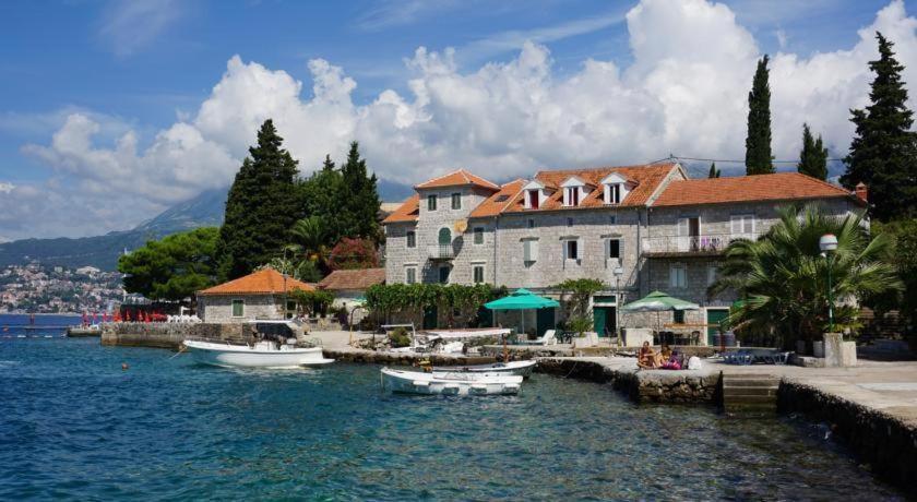 Glamping Peninsula Lustica Rose Villa Tivat Ngoại thất bức ảnh