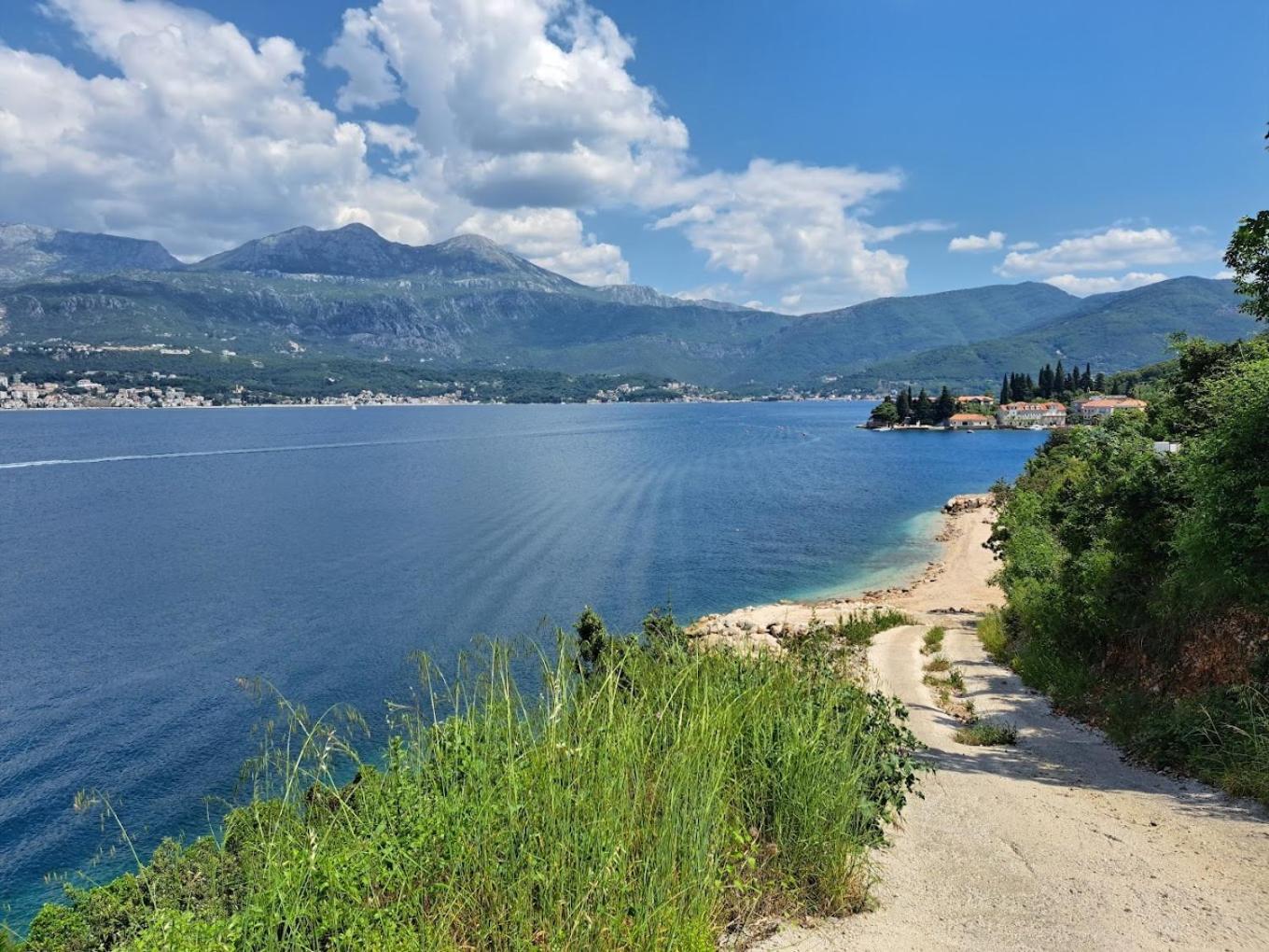 Glamping Peninsula Lustica Rose Villa Tivat Ngoại thất bức ảnh